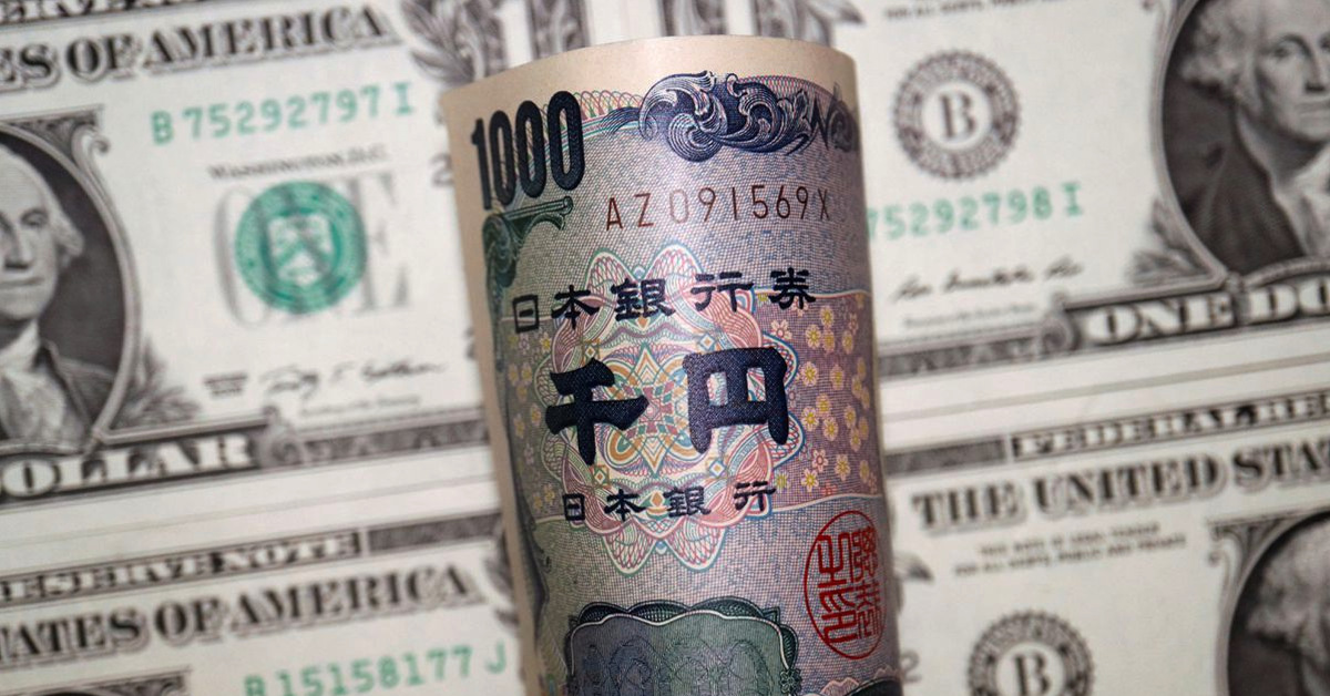 Japanese Yen Weakens