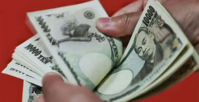 Japanese Yen Continues Downward