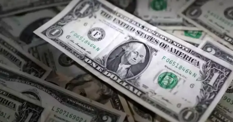 Pound Sterling Weakens Amid Rising