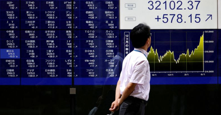 Asian Shares Rise, Kiwi Slumps as New Zealand