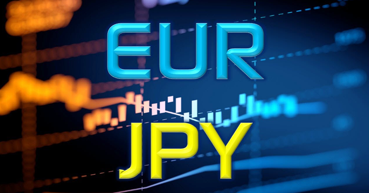 EUR/JPY Stabilizes Around 157.00, Rebounds