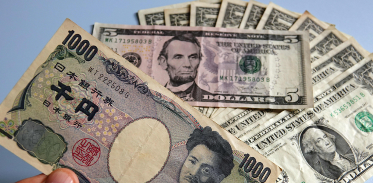 Japanese Yen Weakens Amid Rebounding