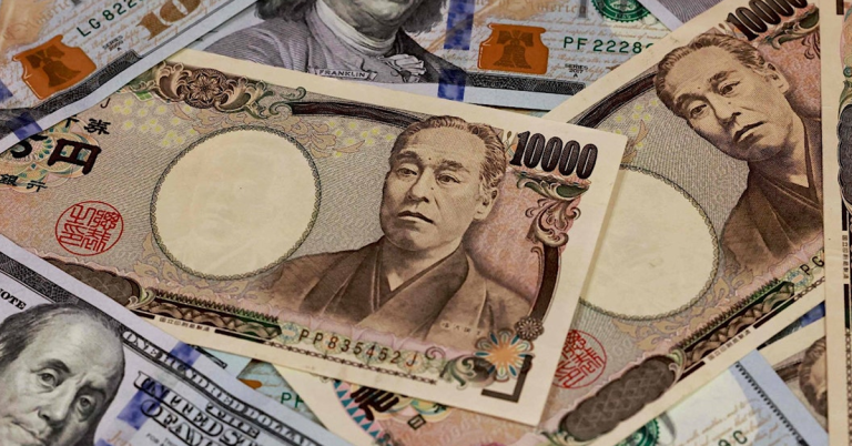 EUR/JPY Dips Towards 161.00 as BoJ Signals Possible Rate Hike