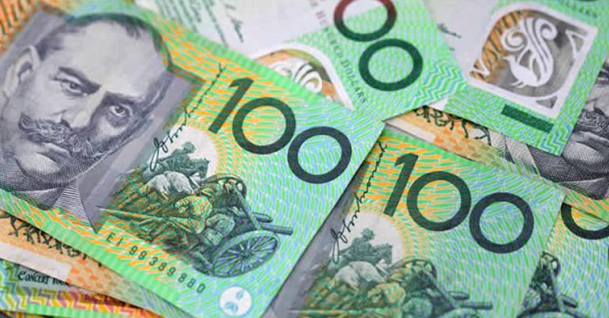 Australian Dollar Drops as RBA Rate Cut Bets Rise, Fed Decision Looms